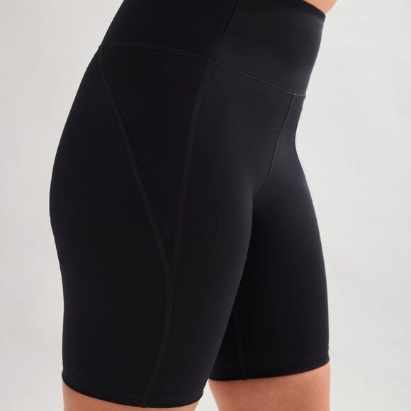 Girlfriend Collective Compressive High Rise Bike Short 8.5" Inseam Black M NWT - Picture 2 of 16